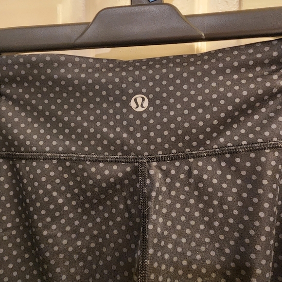 LULULEMON Dotted Print Leggings cropped size 6 - Picture 5 of 5